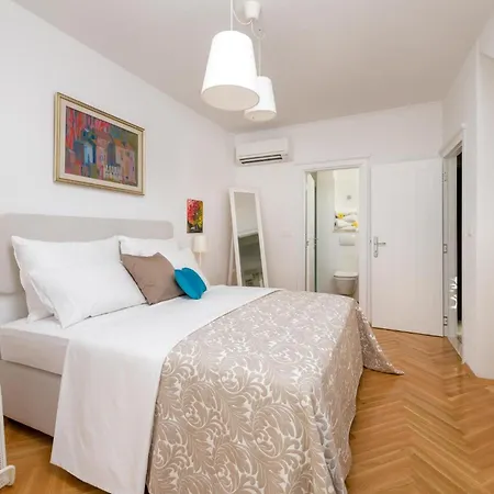 Exquisite Brac 3 Bedrooms Belle Overlooking The Adriatic Sea Private Pool *