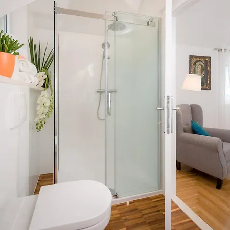 Exquisite Brac 3 Bedrooms Belle Overlooking The Adriatic Sea Private Pool *